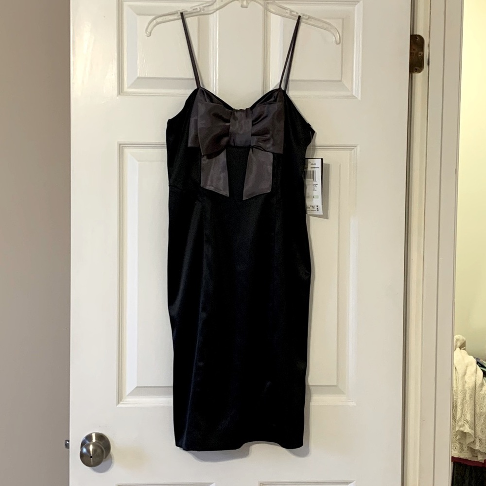 Beautiful Formal Bow Slinky Silk Knee Length LBD
